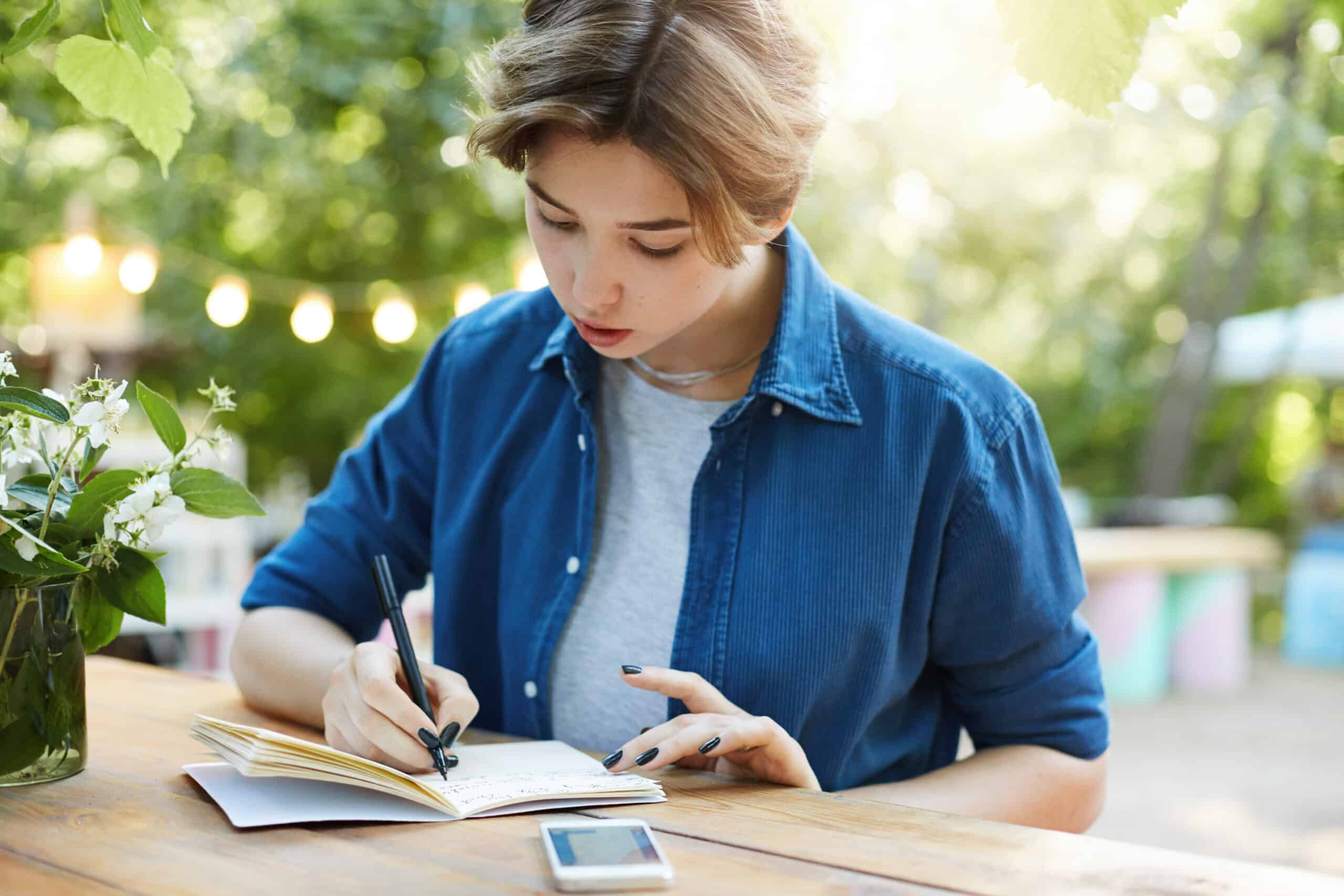 How to Write a Reflective Essay for an Australian University Assignment